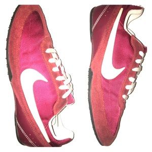 Nike Possession mesh leather Women’s running shoe